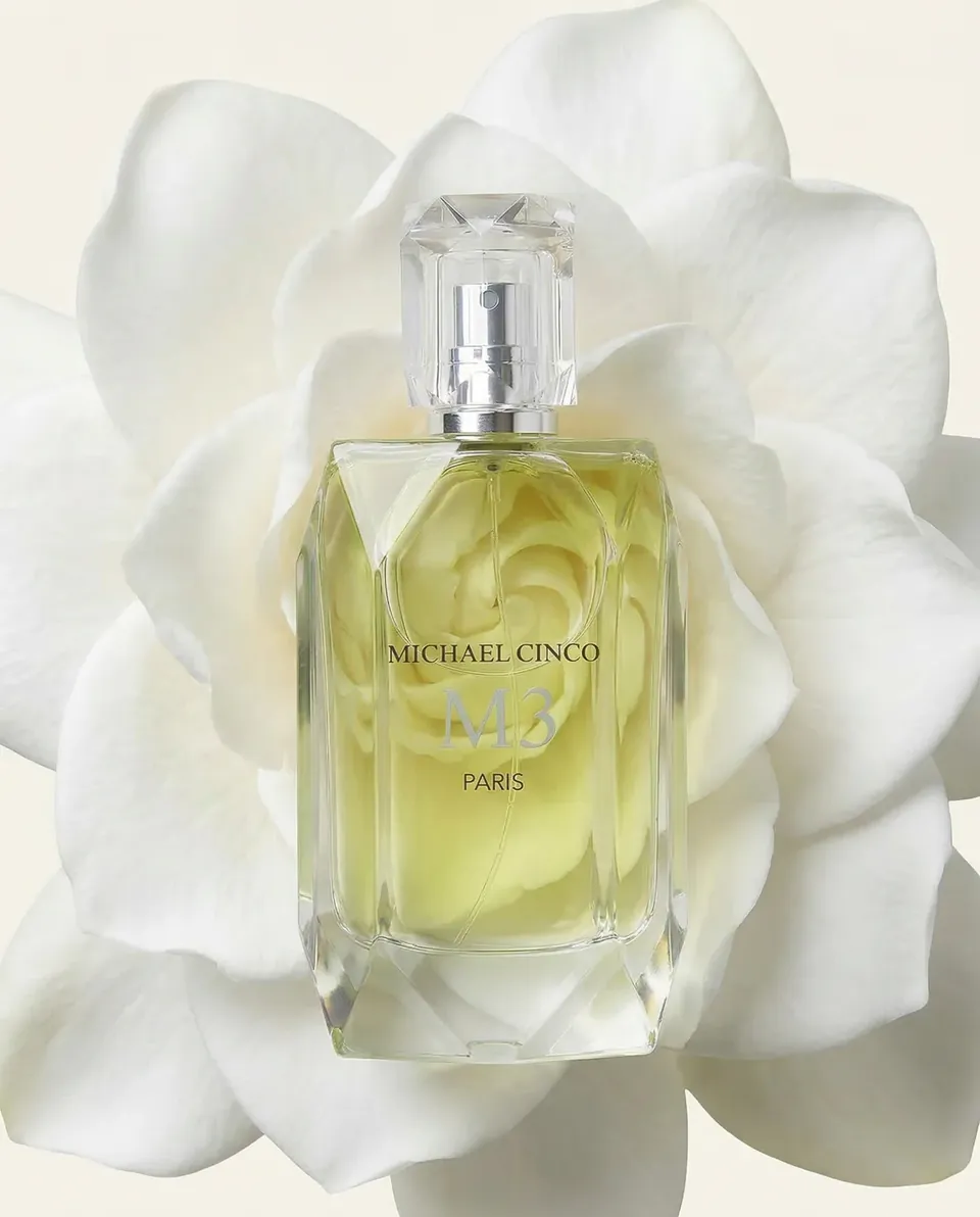M3 eau de parfum set in a white gardenia