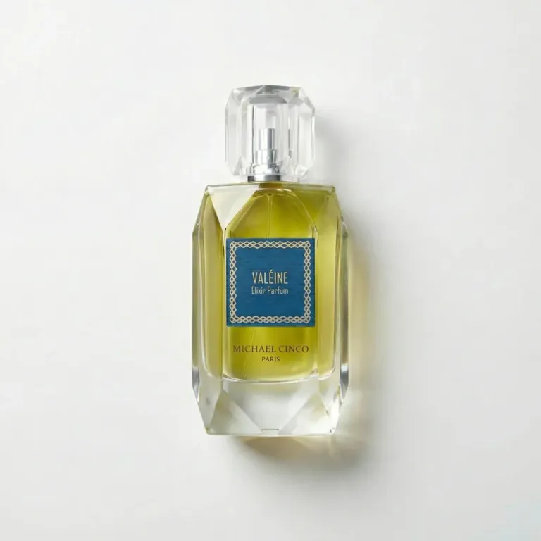 Valéine elixir parfum on white