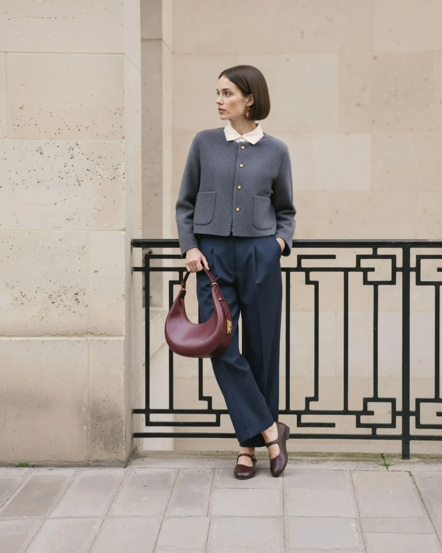 Fabrika female look, grey jacket and navy trousers